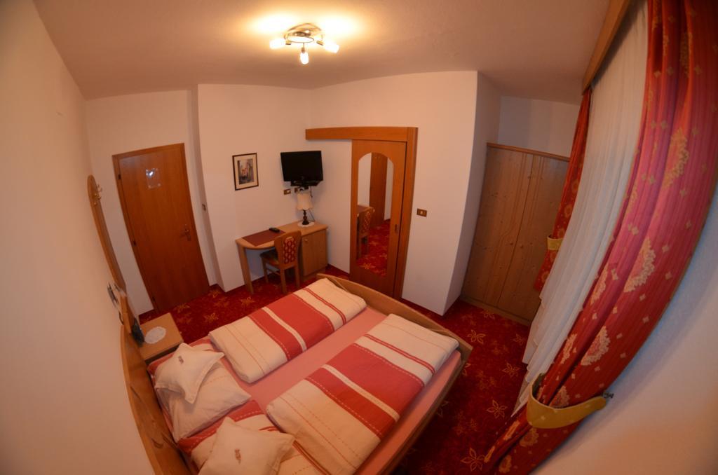 Garni Ossi Bed & Breakfast Santa Cristina Val Gardena ห้อง รูปภาพ