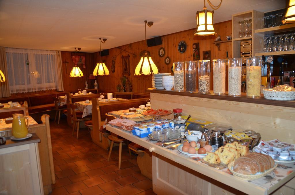 Garni Ossi Bed & Breakfast Santa Cristina Val Gardena ภายนอก รูปภาพ