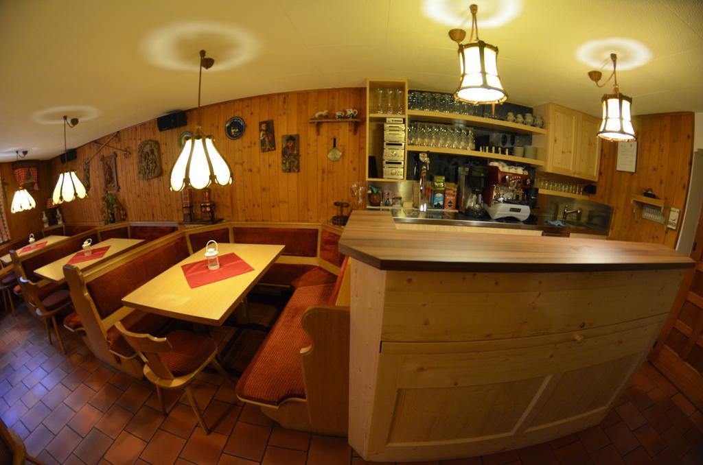 Garni Ossi Bed & Breakfast Santa Cristina Val Gardena ภายนอก รูปภาพ